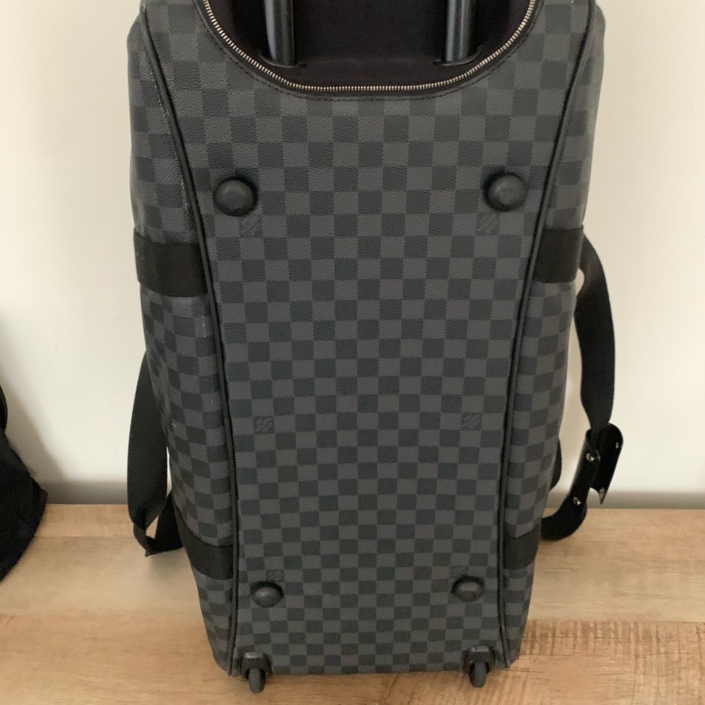 Louis button Bag - Picture 2 of 3